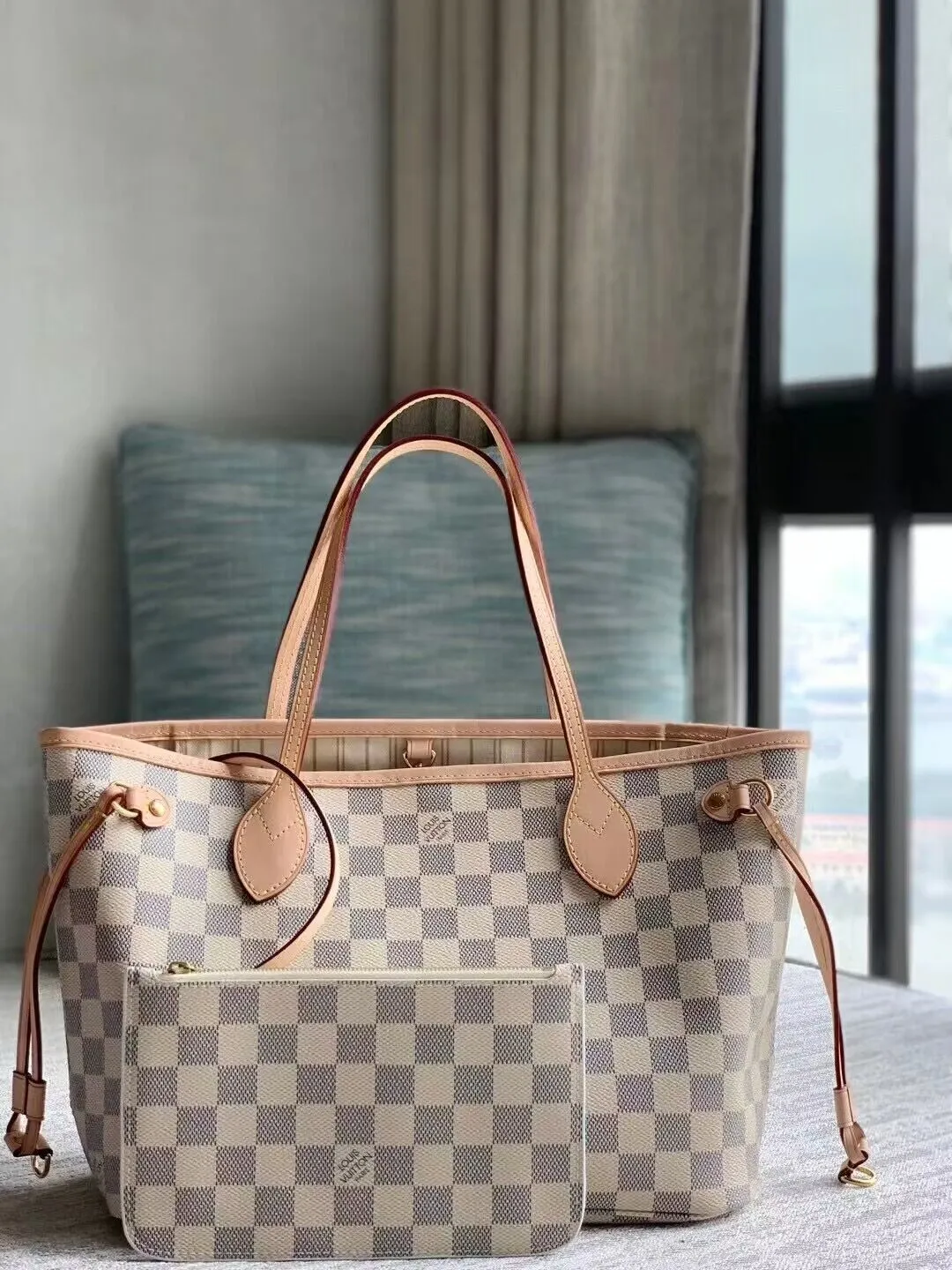 Louis Vuitton bag - LITELUX