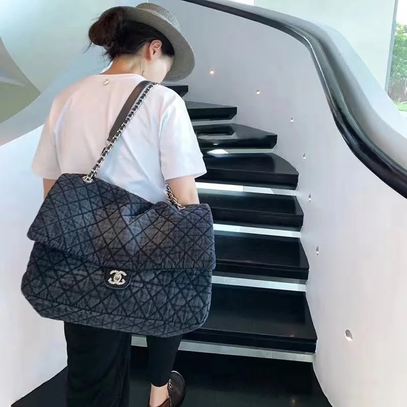 Chanel denim Shoulder bag Do old paint size: 42*27*15 CM - LITELUX