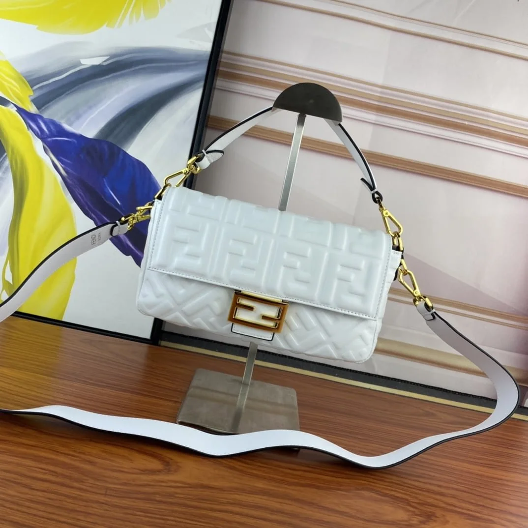 FENDI BAGUETTE Embossed design White Handbag F0191 Size: 26x5x15cm - LITELUX