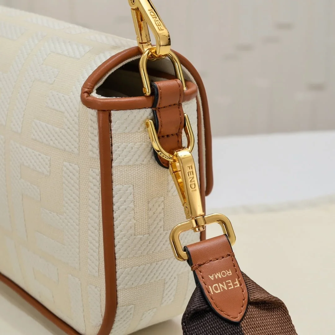 FENDI baguette bag F embroidery F2029 Size:26*5*15CM - LITELUX