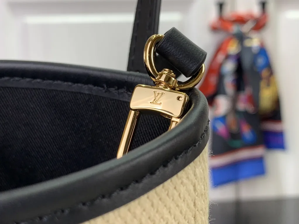 Louis Vuitton bag - LITELUX