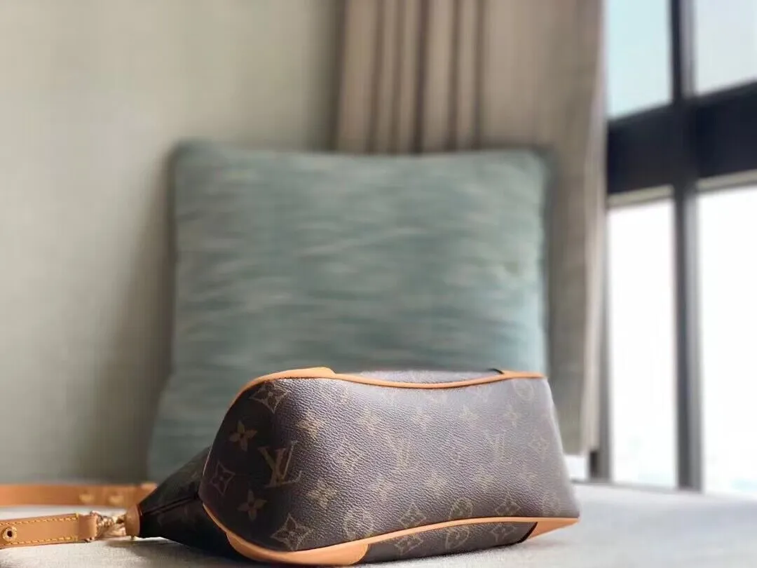 Louis Vuitton bag - LITELUX