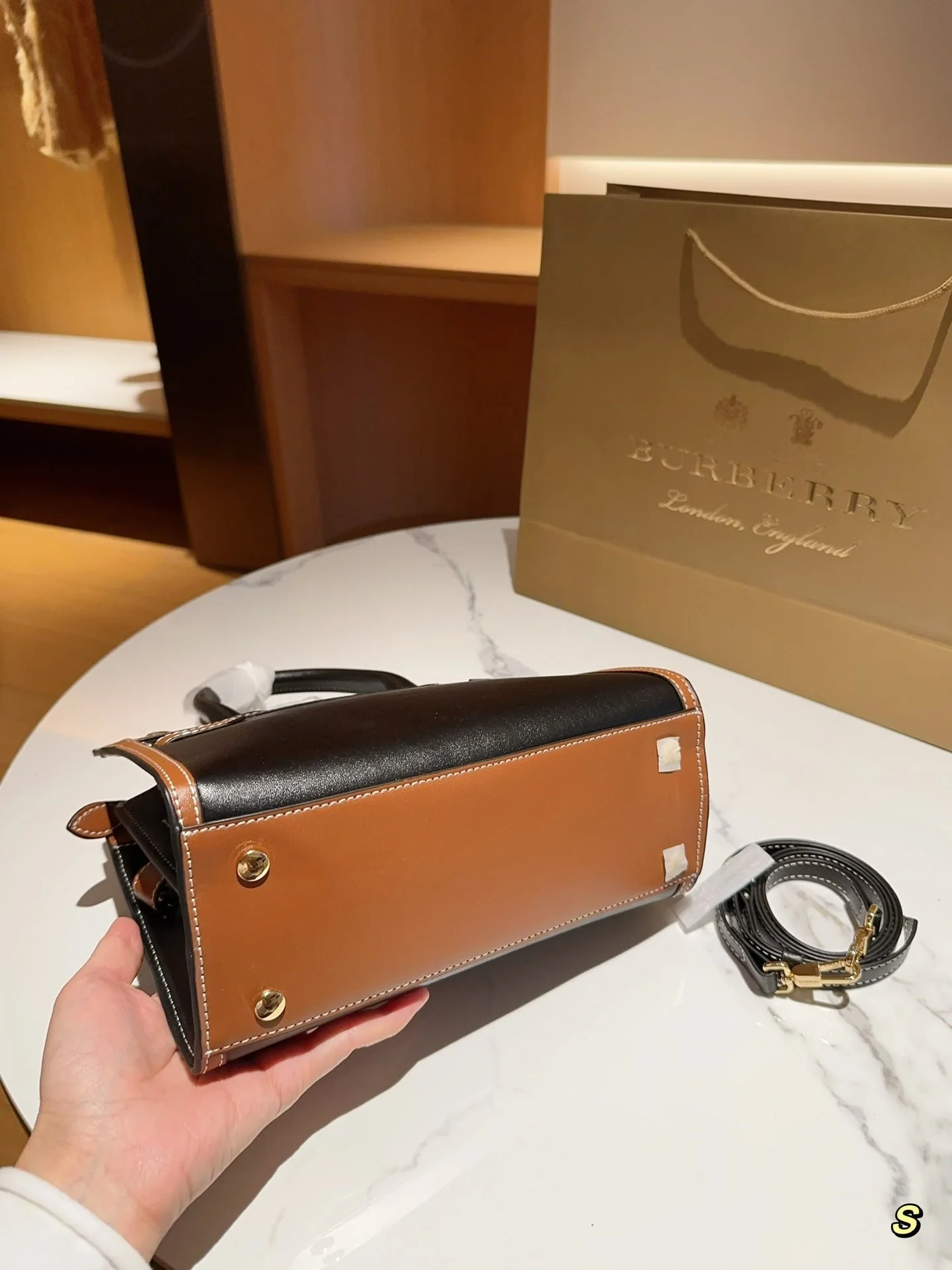 Burberry title Hand-held crossbody tote bag size: 26cm - LITELUX