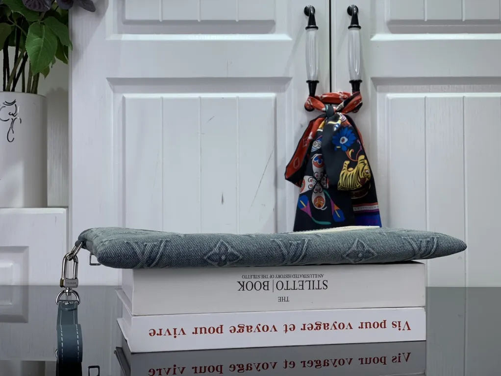 Louis Vuitton bag - LITELUX