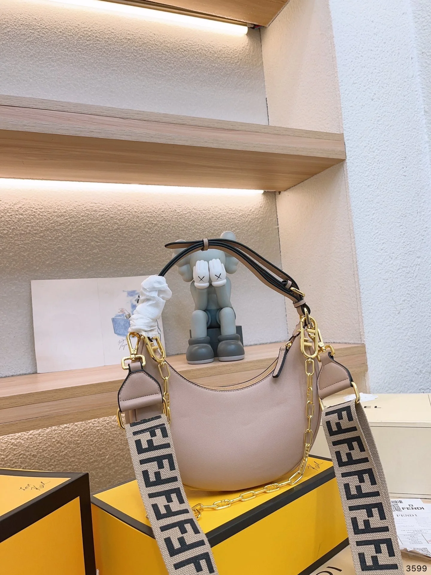 FENDI Patent leather half moon bag Light Pink with chain strap Size: 34*16cm - LITELUX