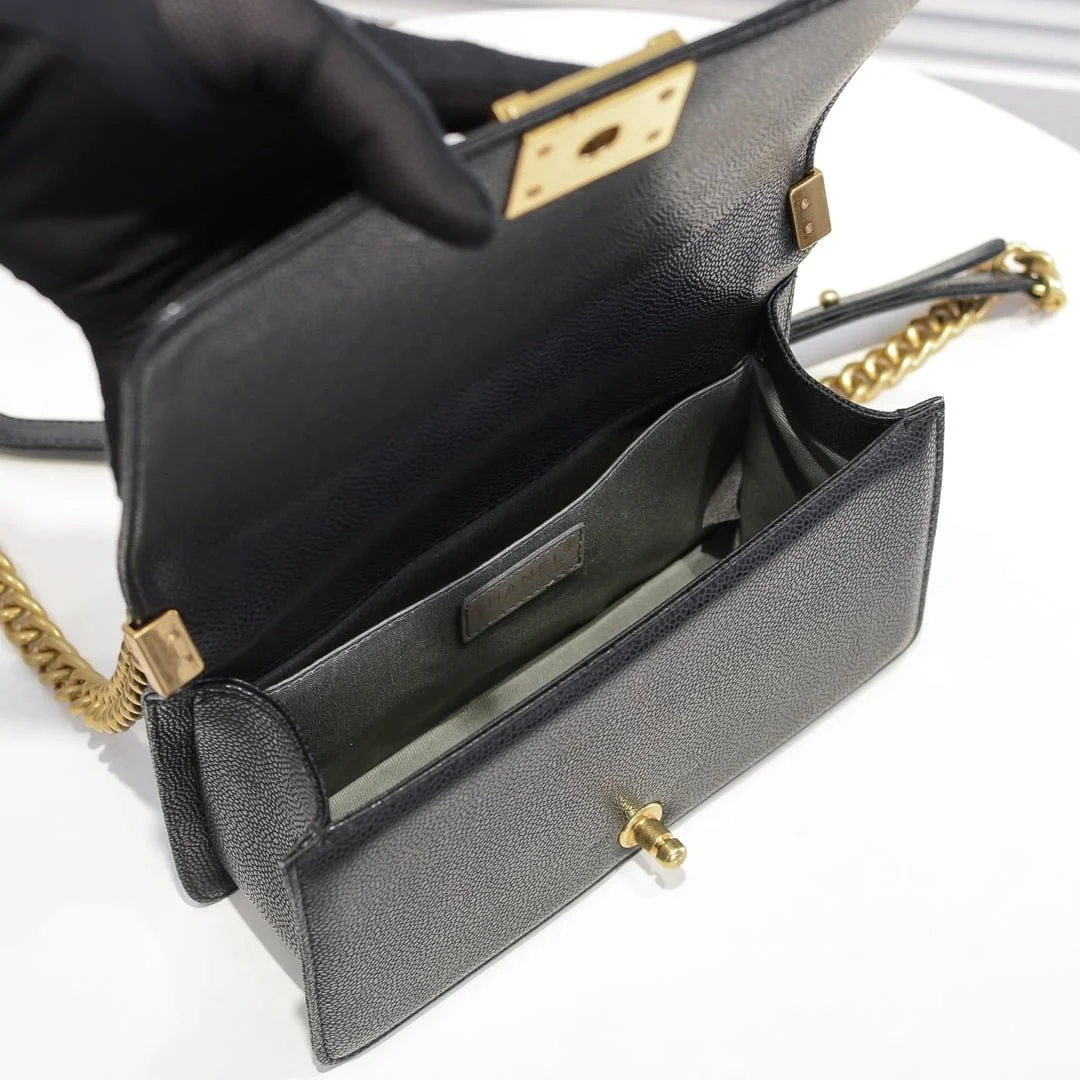 Chanel Cowhide caviar with gold hardware size: 25*15*9cm - LITELUX