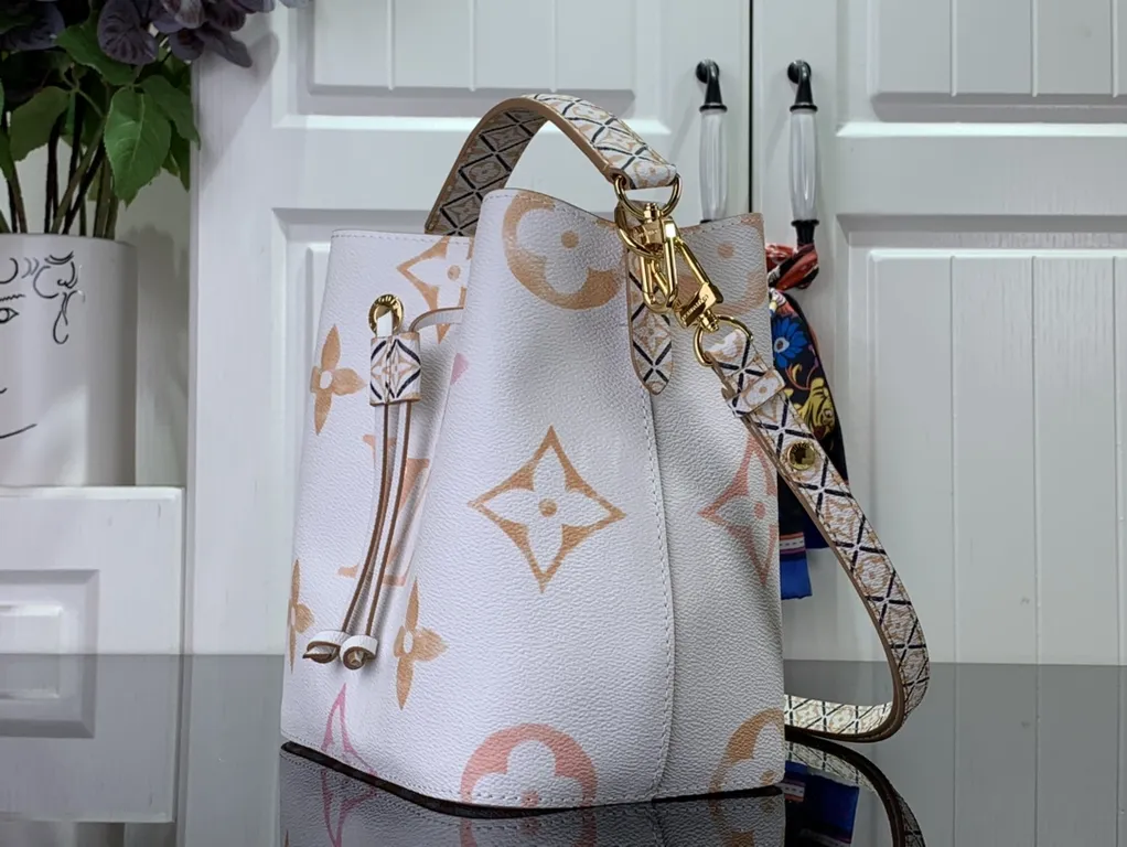 Louis Vuitton bag - LITELUX