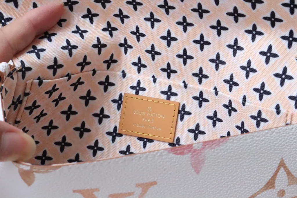 Louis Vuitton bag - LITELUX