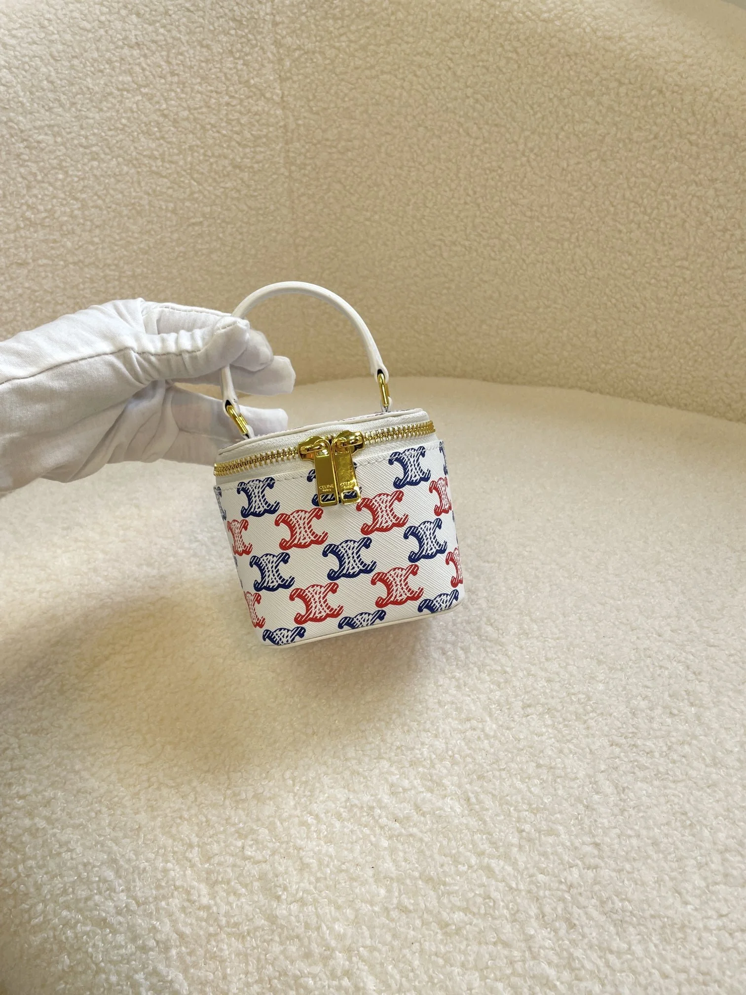 CELINE 23s Spring/Summer – Mini smooth leather makeup case Presbyopia pattern 8080 Size: 9.5* 8* 9cm - LITELUX