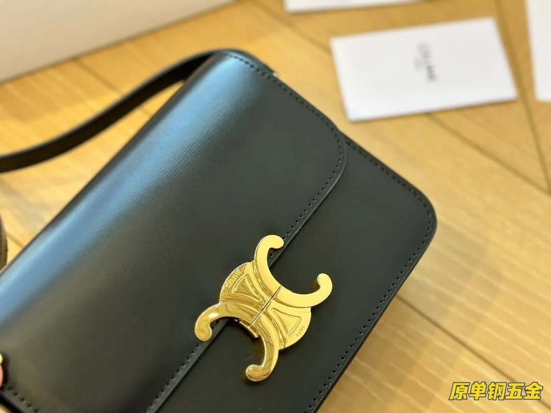 CELINE TRIOMPHE Crossbody bag Black size: 19*15cm - LITELUX