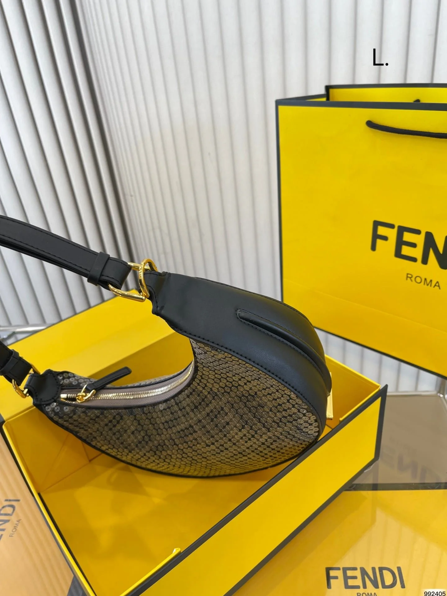 FENDI half moon bag underarm bag Size: 20*10cm /25*13cm - LITELUX