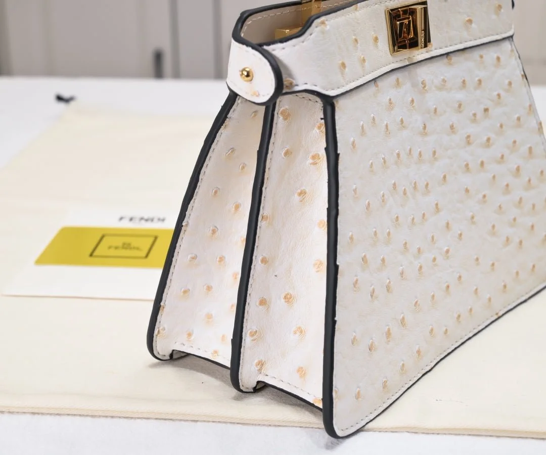 FENDI Peekaboo Cream White 23ss 335 Size: 20*15cm - LITELUX
