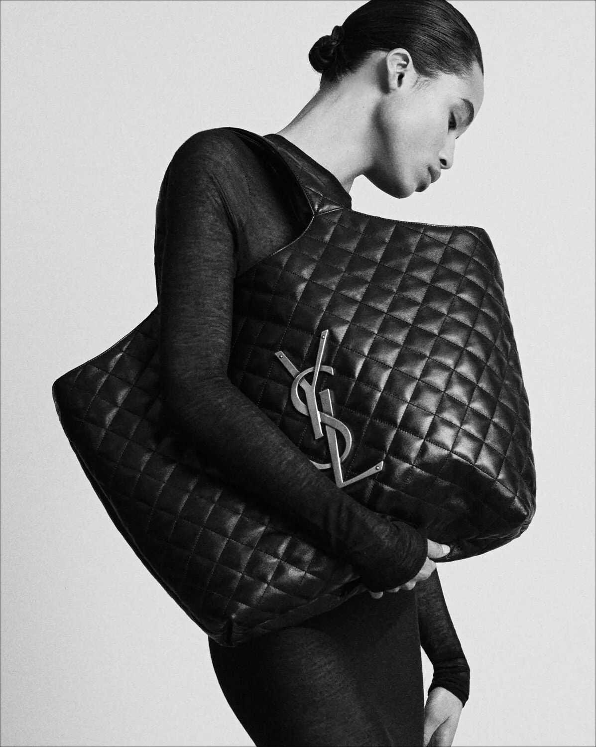 YSL / ICARE MAXI SHOPPING BAG IN QUILTED LAMBSKIN 698651AAANG1000 - LITELUX