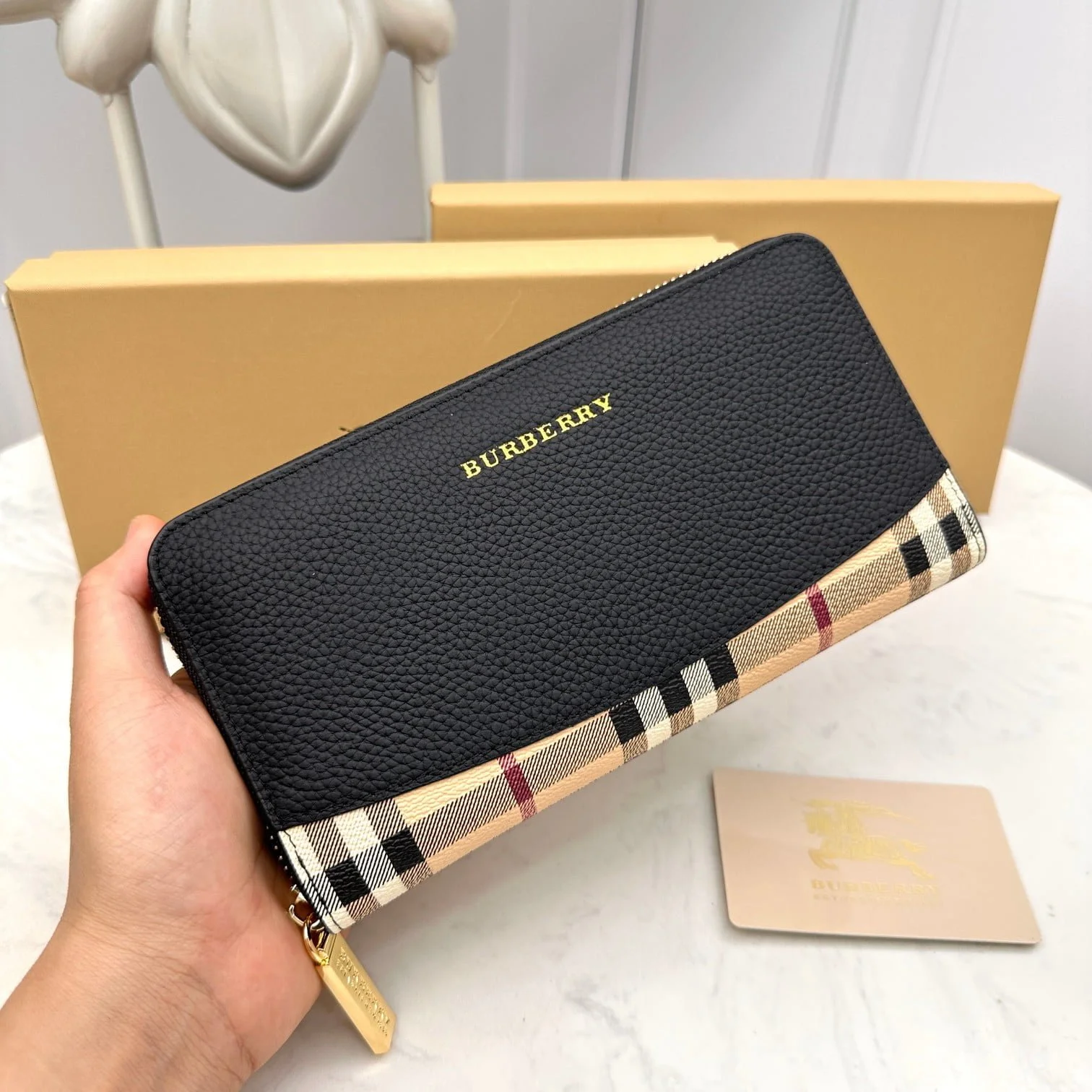Burberry cowhide long wallet 6660101 size: 19*10*2.5cm - LITELUX