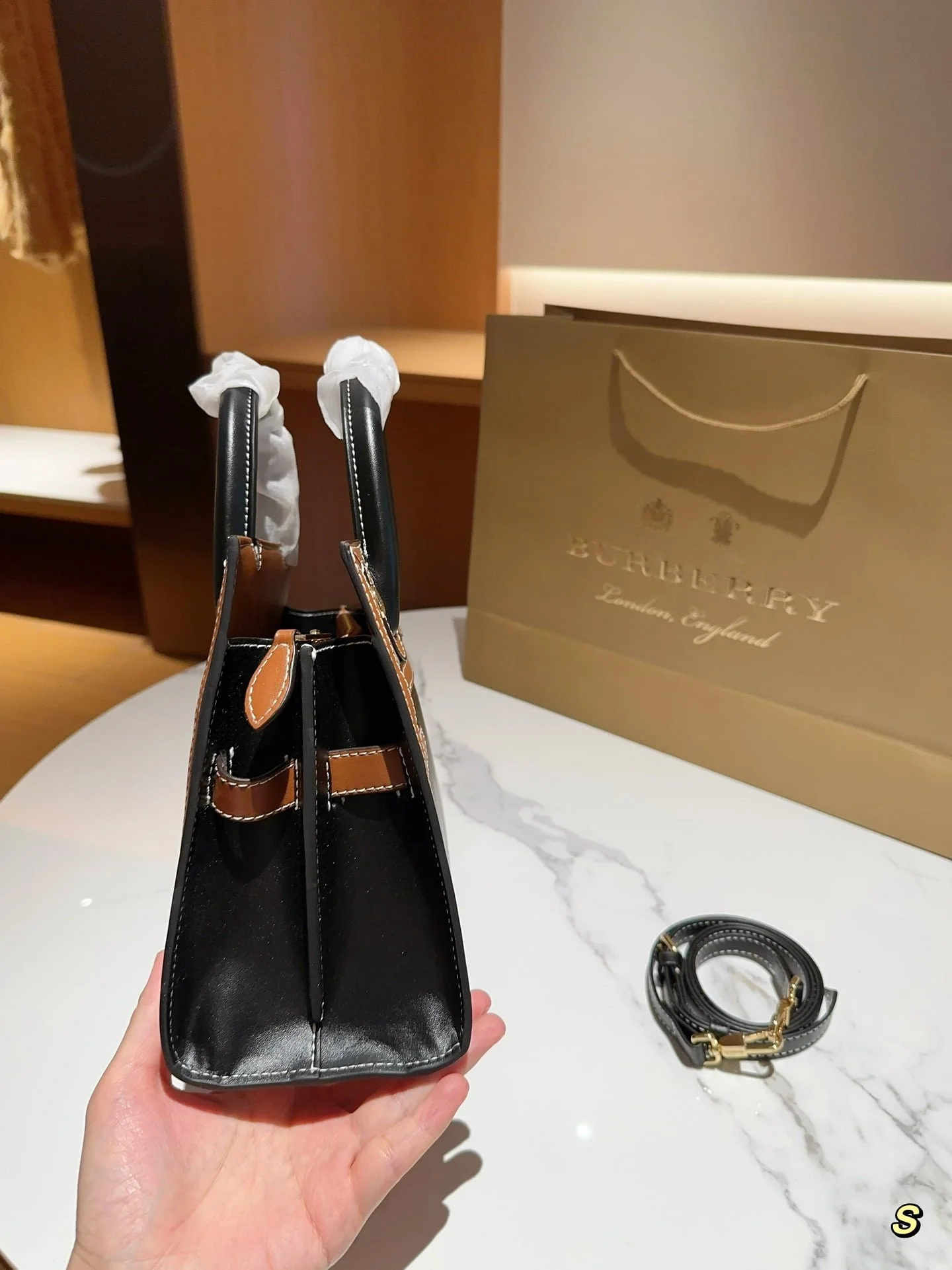 Burberry title Hand-held crossbody tote bag size: 26cm - LITELUX