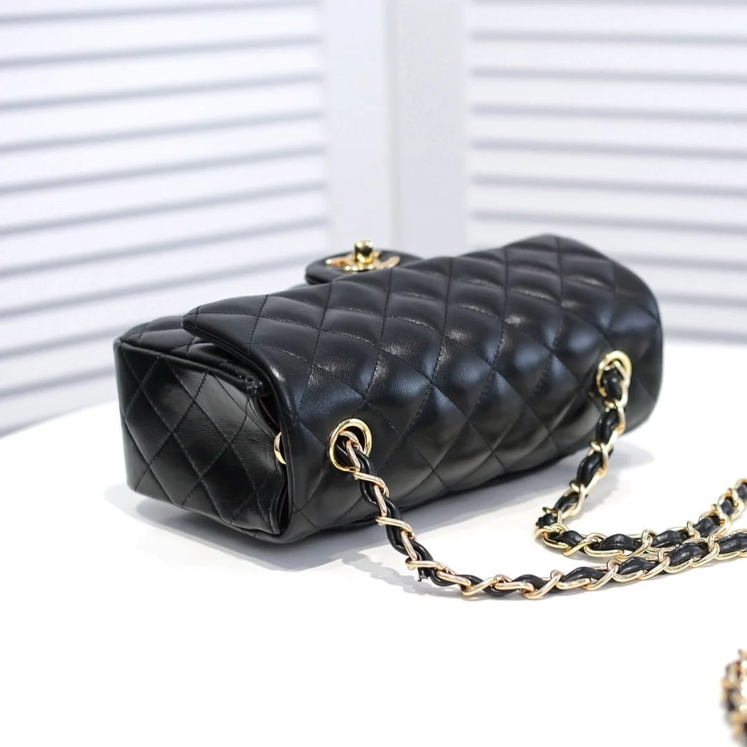 Chanel Lamb skin chain crossbody bag with gold hardware 1116 SIZE: 20*14*7cm/25.5*16*6.5cm/30*18*8cm - LITELUX