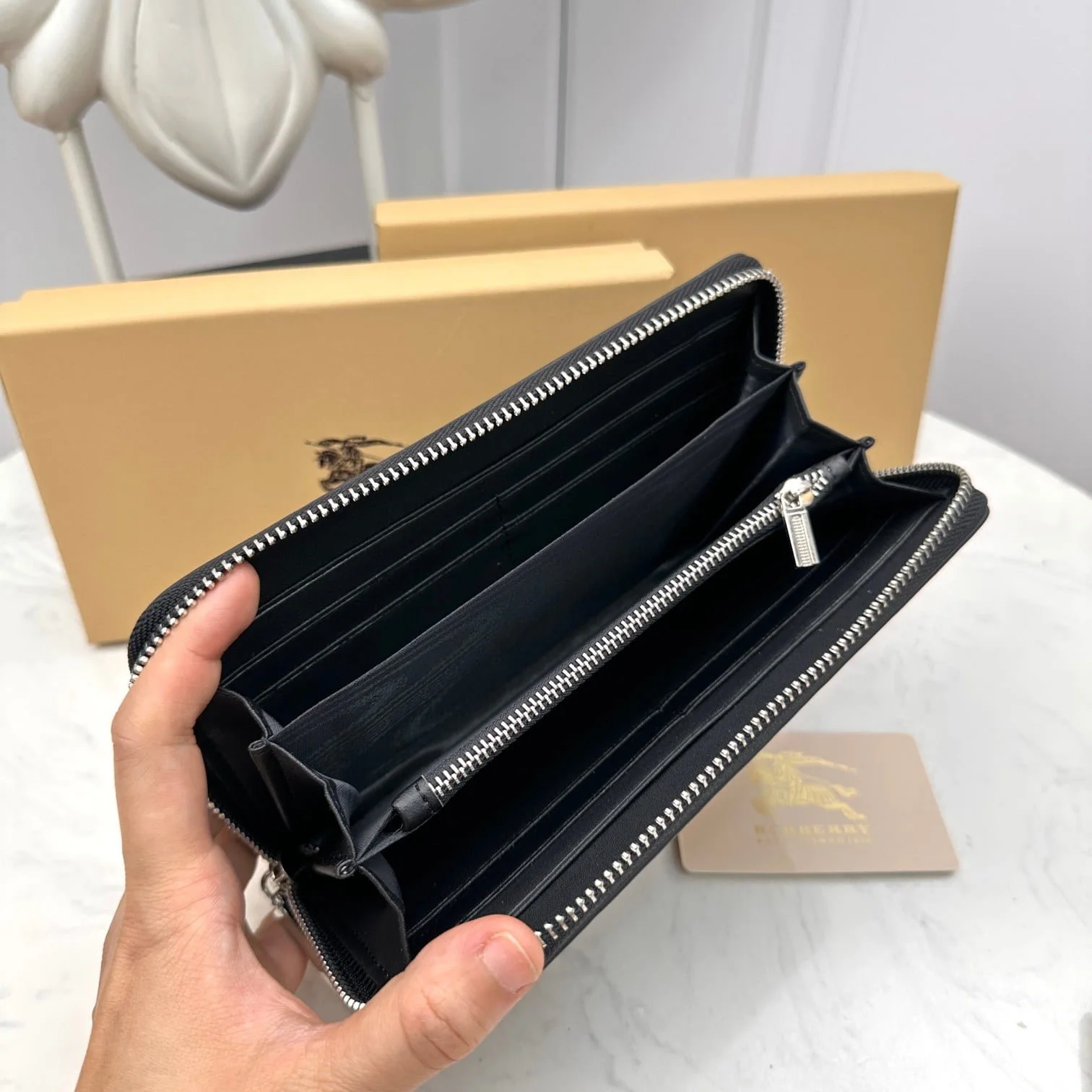 Burberry cowhide long wallet 6660106 size: 19*10*2.5cm - LITELUX