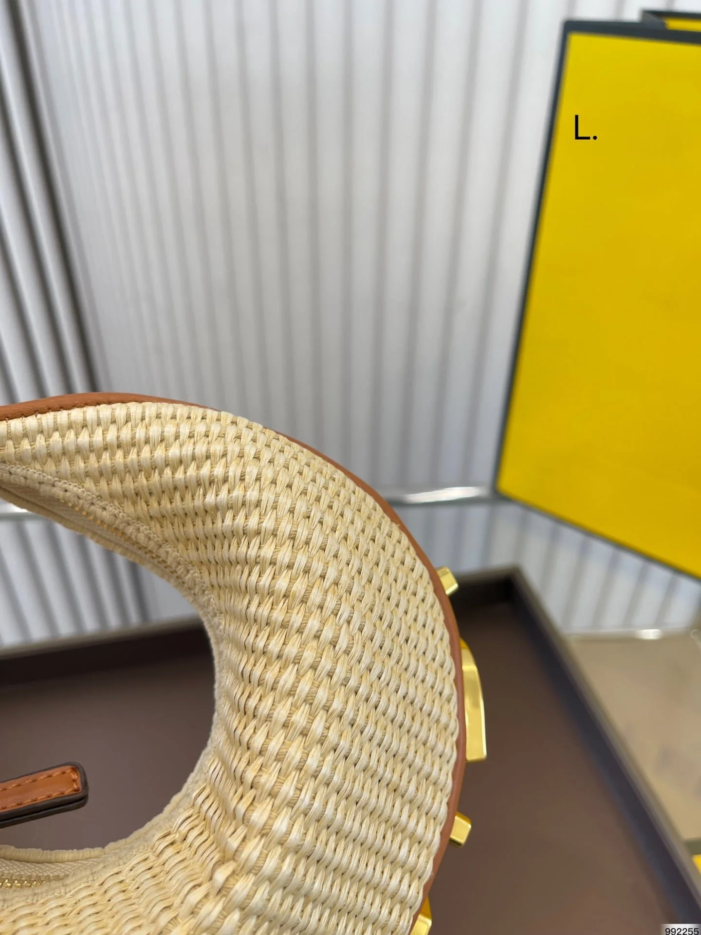 FENDI mini Straw half moon bag Pink Size: 18*9cm - LITELUX