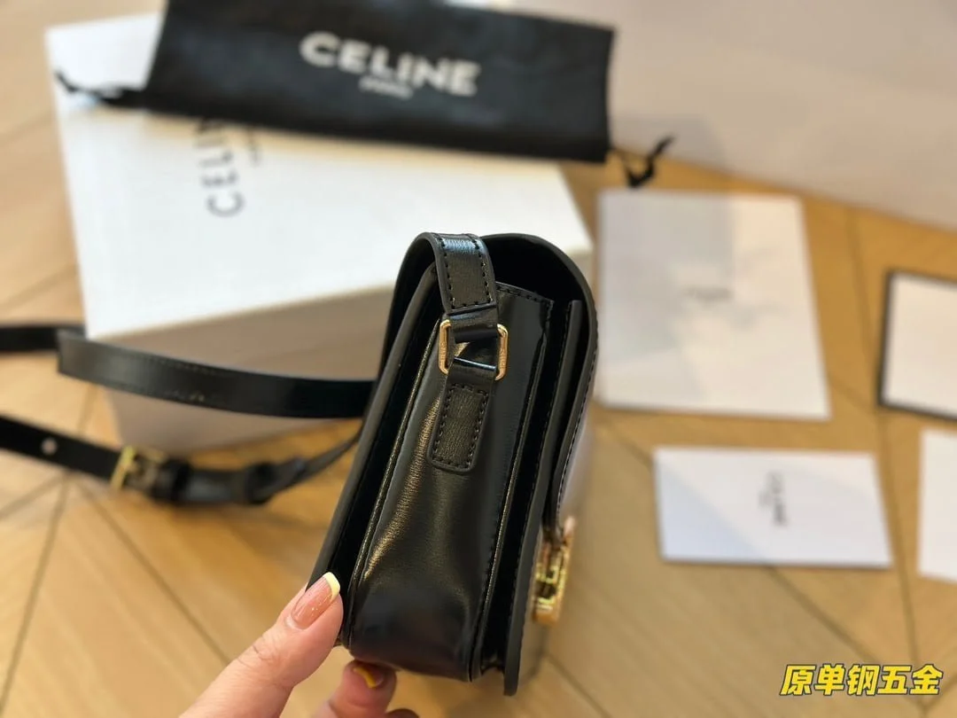 CELINE TRIOMPHE Crossbody bag Black size: 19*15cm - LITELUX