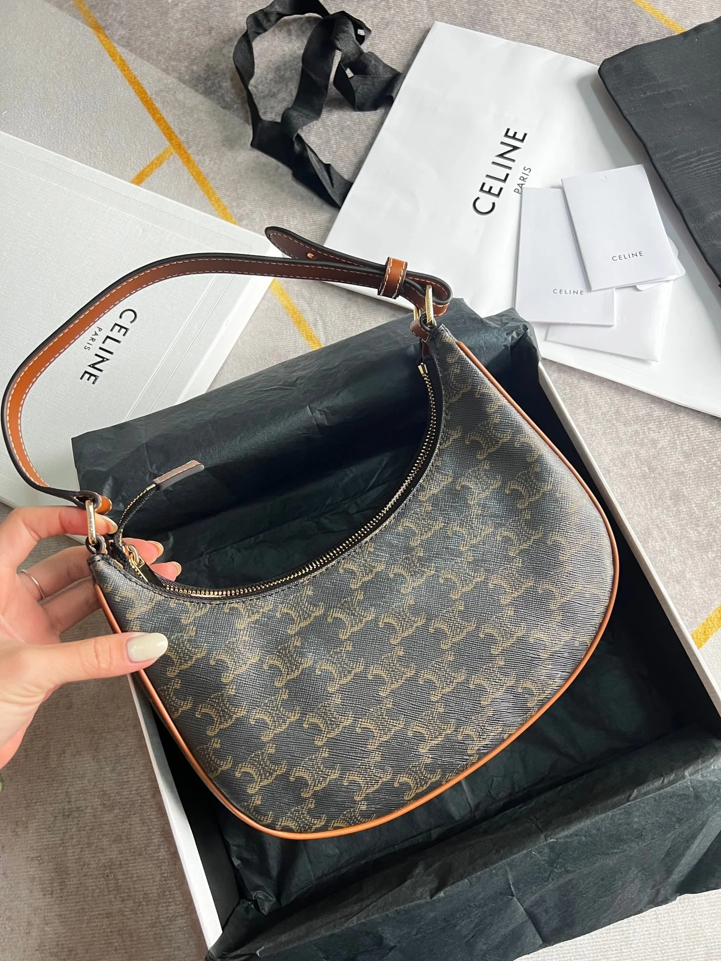 CELINE presbycia cowhide underarm bag size: 23*19*7cm - LITELUX