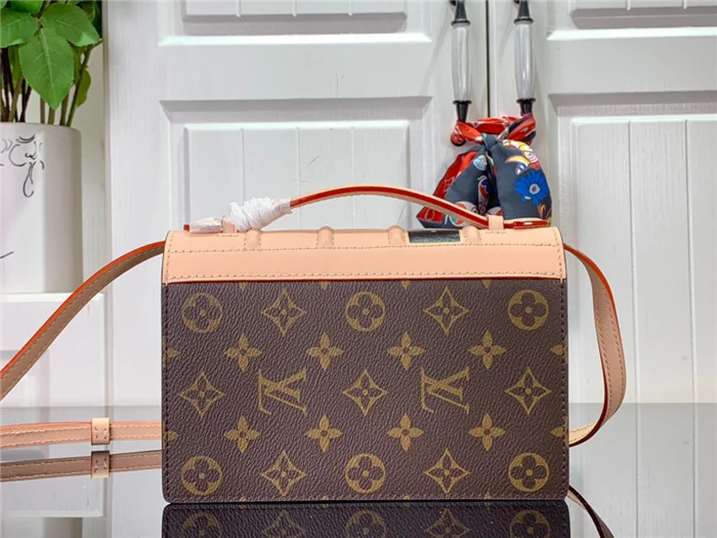 2023 Louis Vuitton Book Chain Wallet Bag M81831 - LITELUX