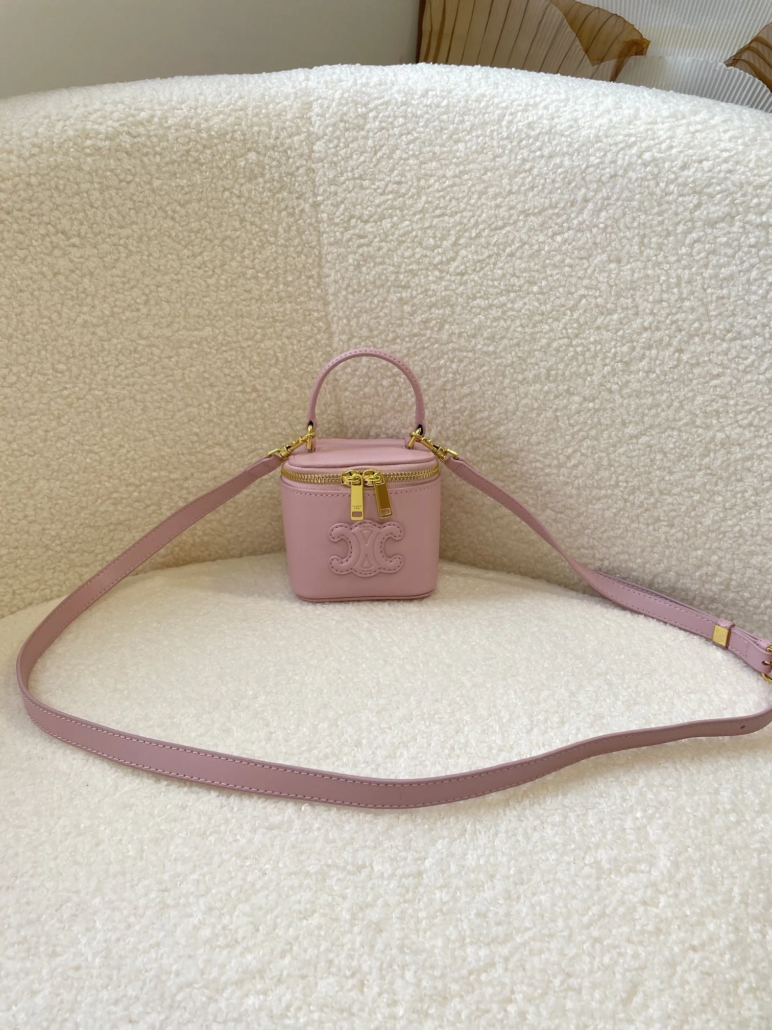 CELINE 23s Spring/Summer – Mini smooth leather makeup case Pink 8080 Size: 9.5* 8* 9cm - LITELUX