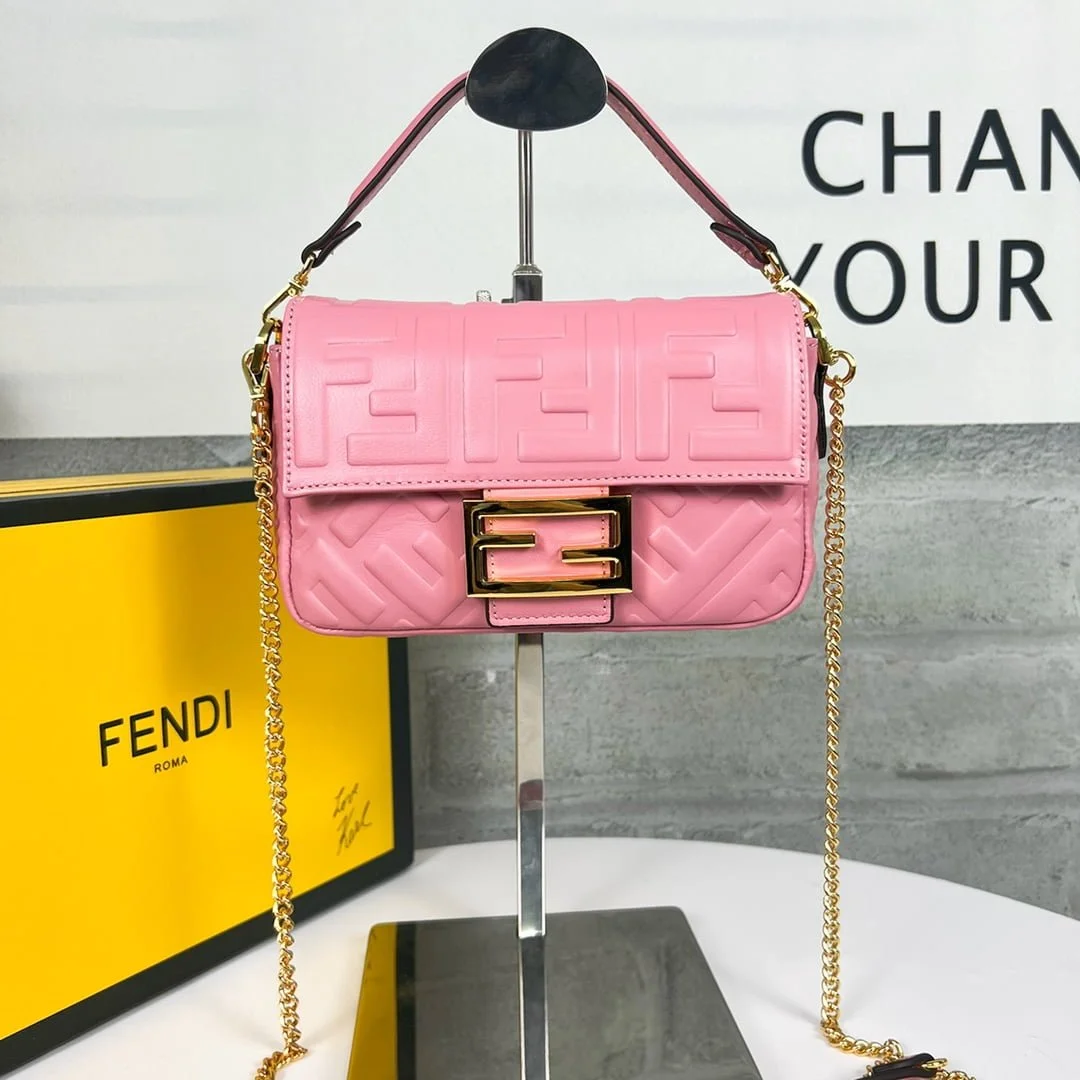 FENDI BAGUETTE Mini Chain Strap Pink Handbag Size: 4*18*11cm - LITELUX