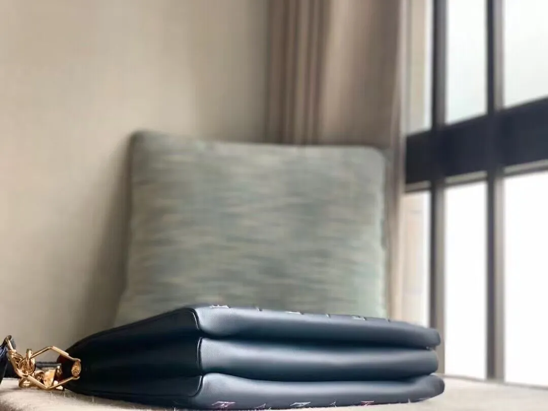 Louis Vuitton bag - LITELUX