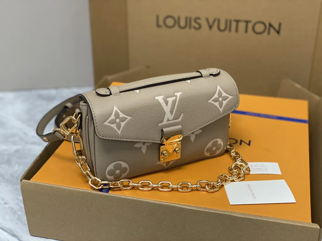 Louis Vuitton bag - LITELUX