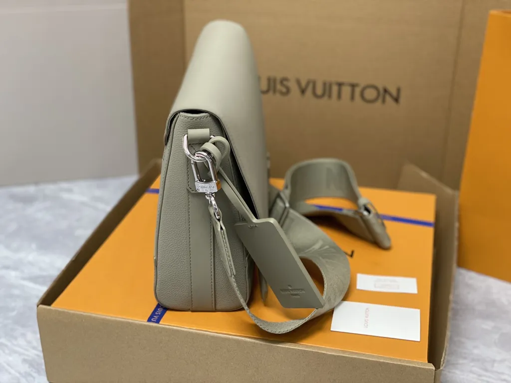 Louis Vuitton bag - LITELUX