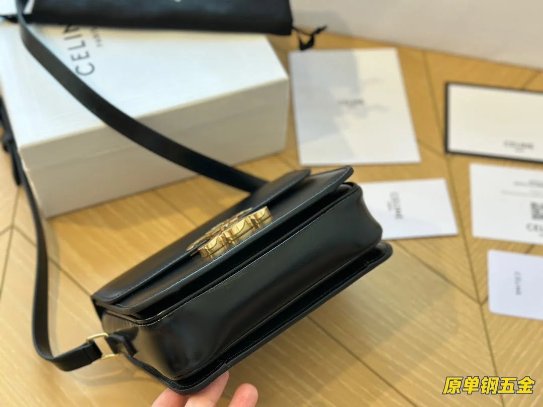CELINE TRIOMPHE Crossbody bag Black size: 19*15cm - LITELUX