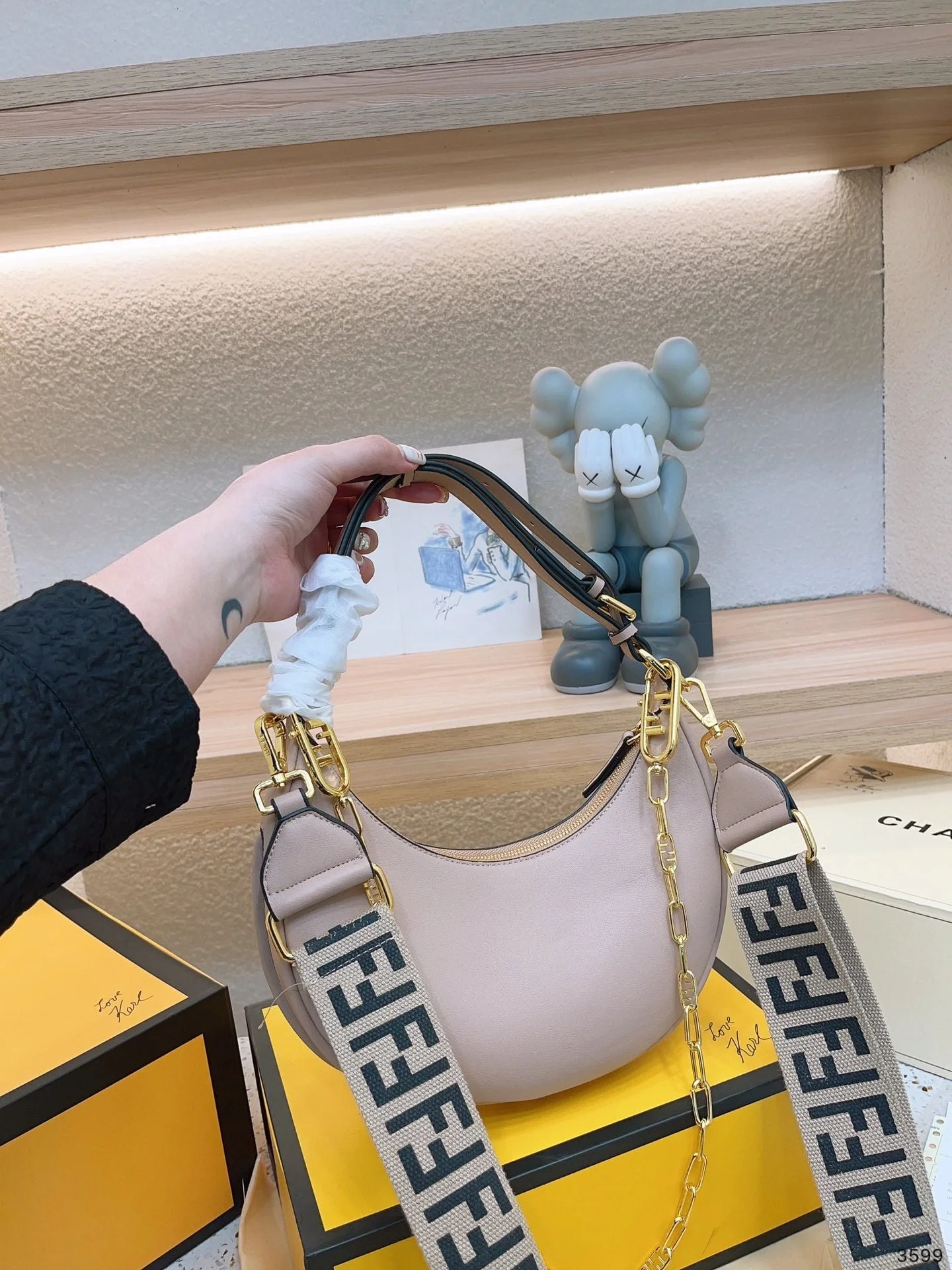 FENDI Patent leather half moon bag Light Pink with chain strap Size: 34*16cm - LITELUX