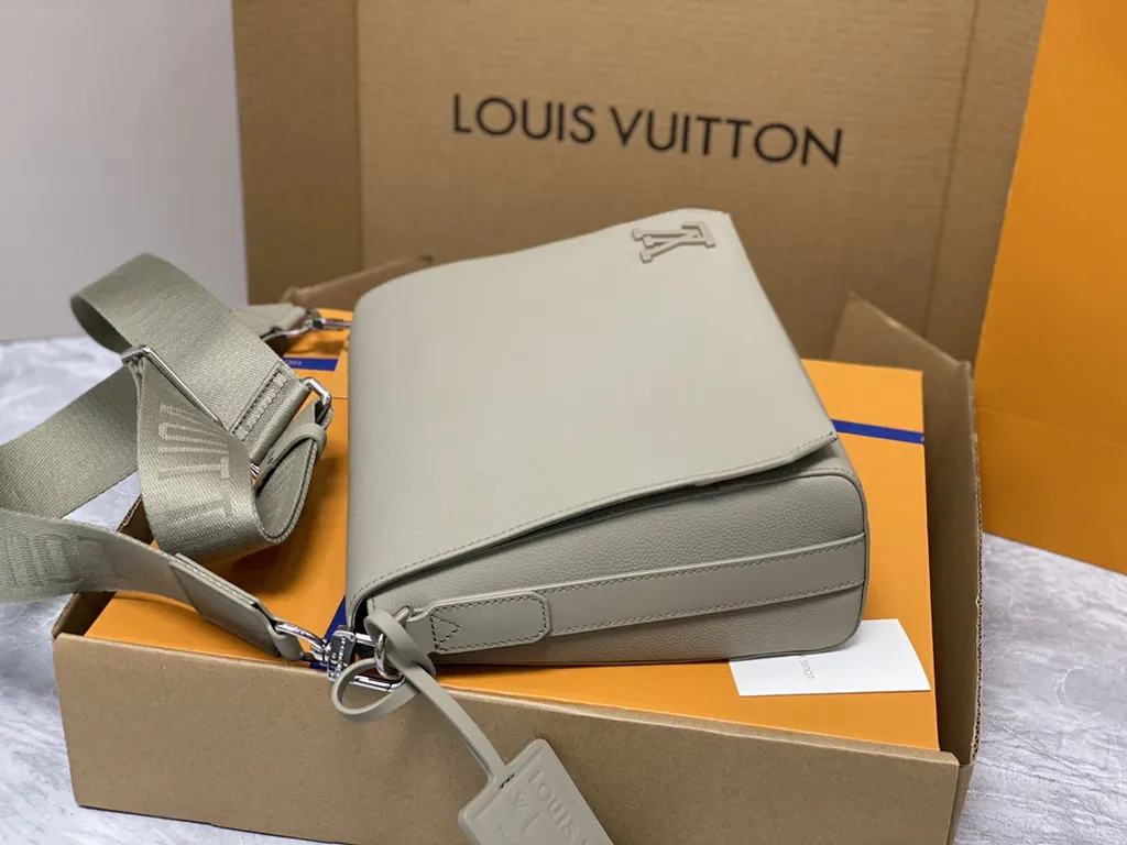 Louis Vuitton bag - LITELUX