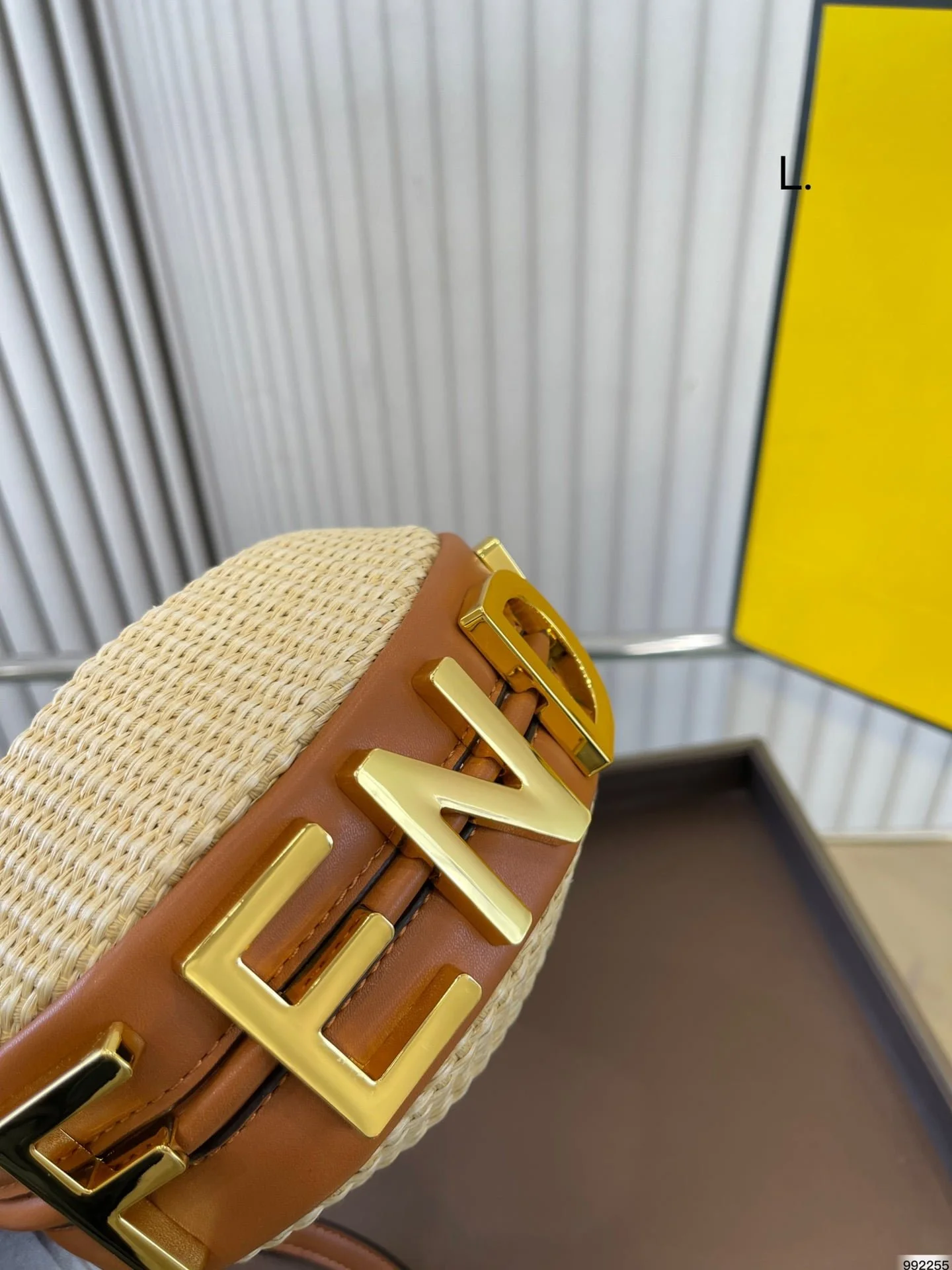 FENDI mini Straw half moon bag Pink Size: 18*9cm - LITELUX