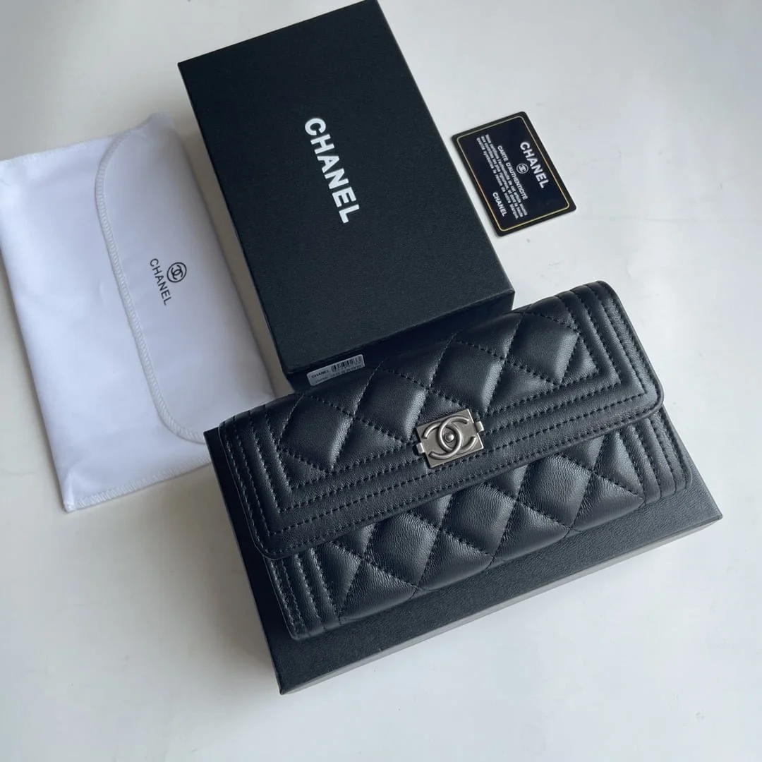 Chanel sheepskin Clutch bag with sliver hardware size: 19*10cm - LITELUX