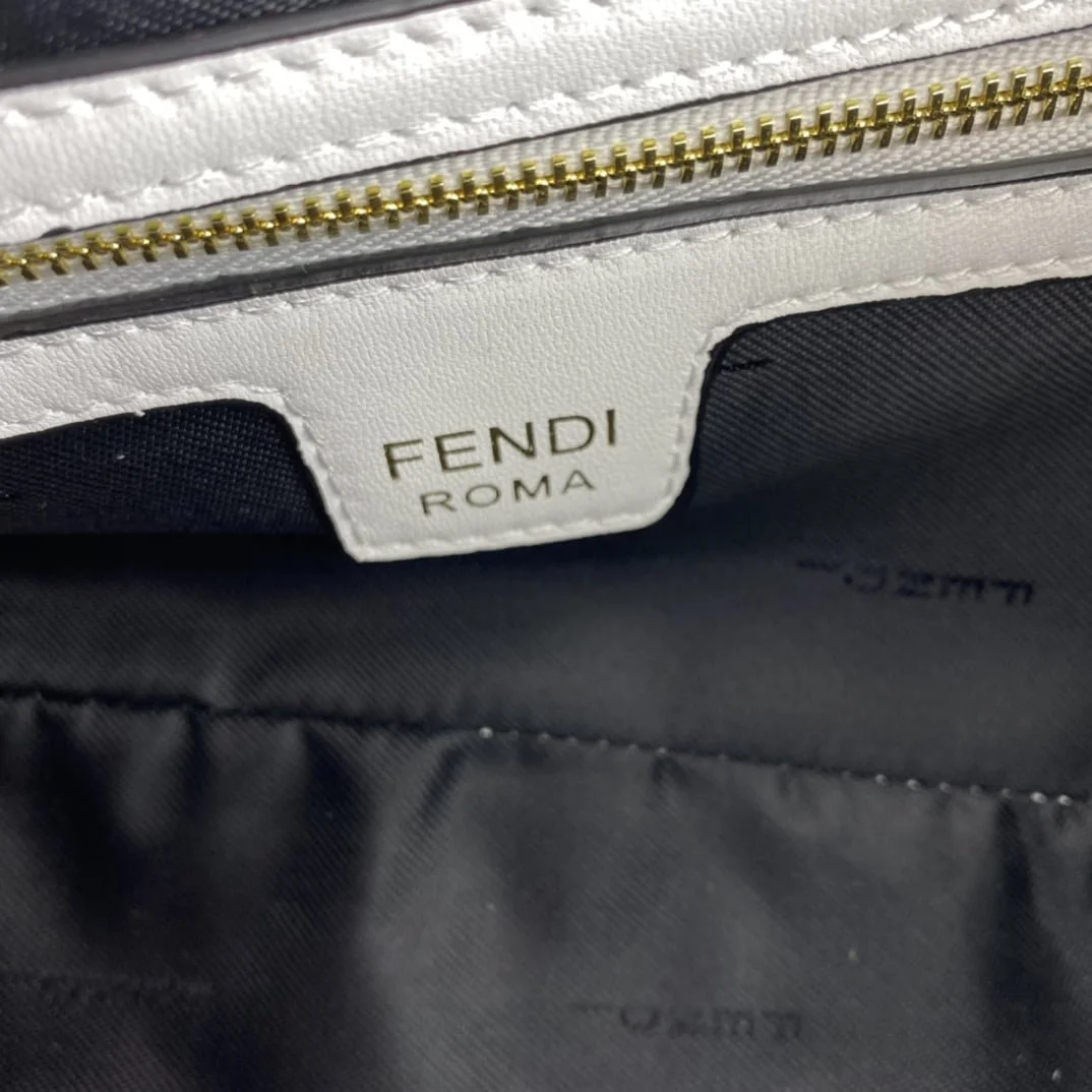 FENDI BAGUETTE Embossed design White Handbag F0191 Size: 26x5x15cm - LITELUX