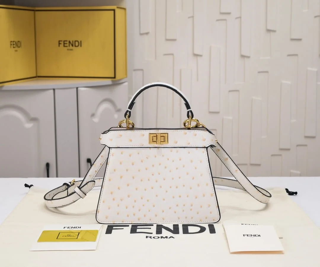 FENDI Peekaboo Cream White 23ss 335 Size: 20*15cm - LITELUX