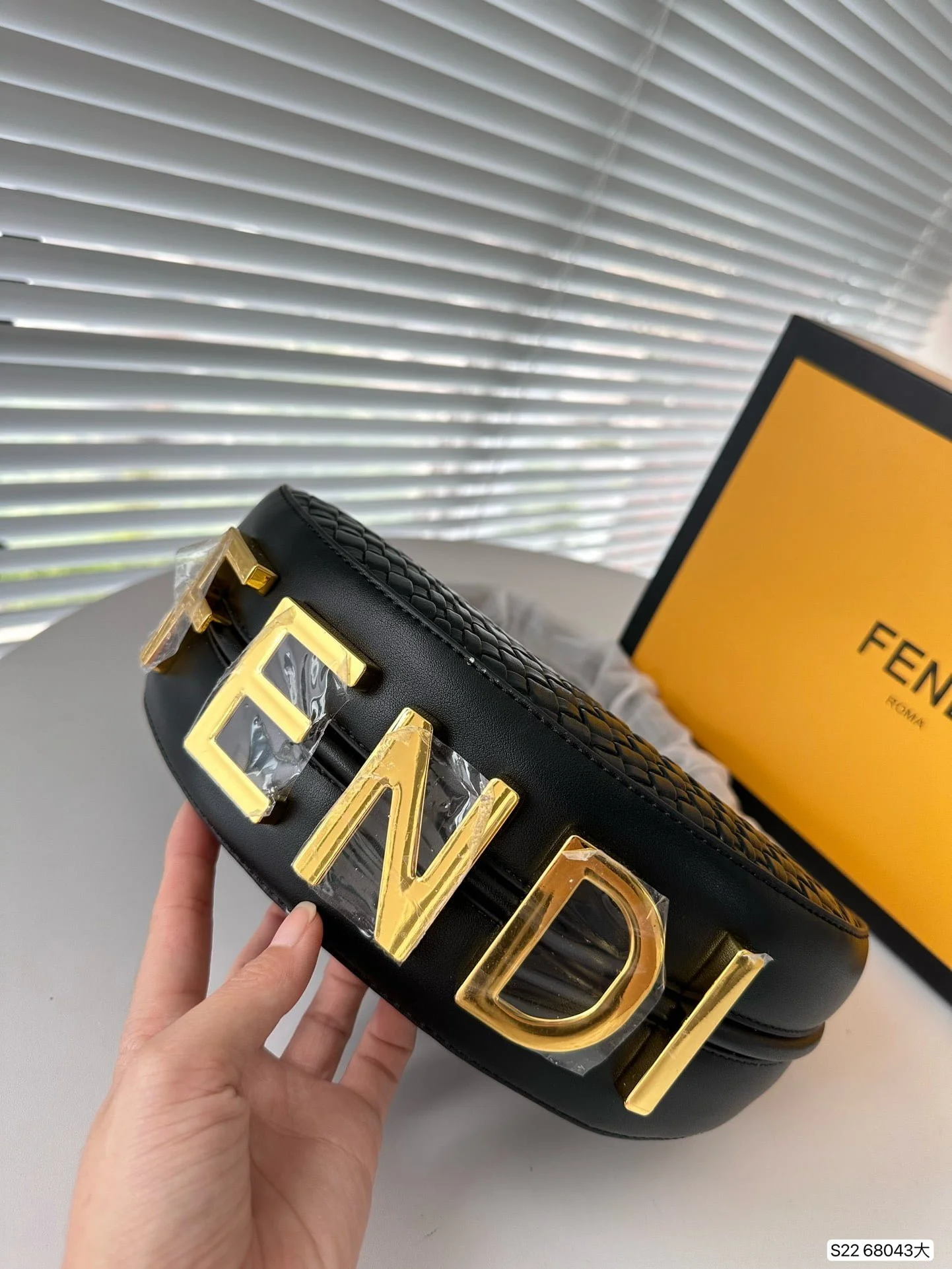 FENDI Woven half moon bag underarm bag 68043 68059 Size: 24*13cm/19*10cm - LITELUX