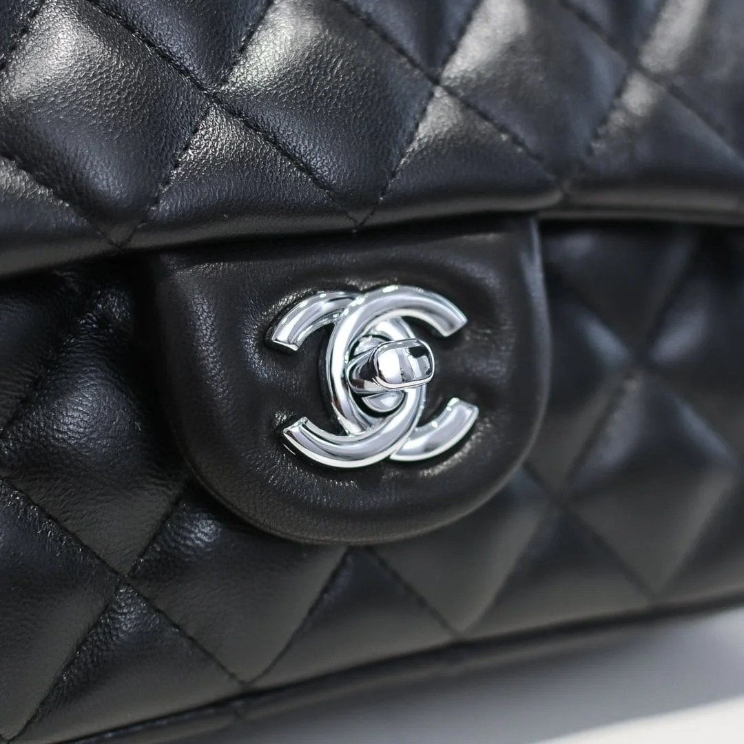 Chanel Lamb skin chain crossbody bag with sliver hardware 1116 SIZE: 20*14*7cm/25.5*16*6.5cm/30*18*8cm - LITELUX