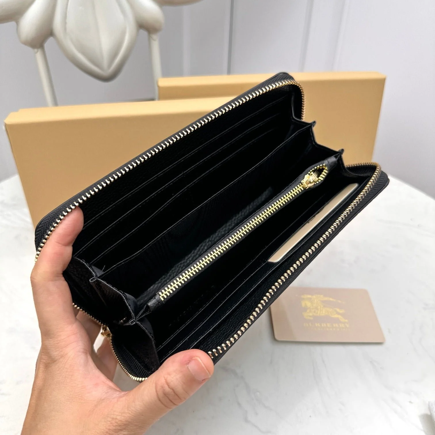 Burberry cowhide long wallet 6660101 size: 19*10*2.5cm - LITELUX