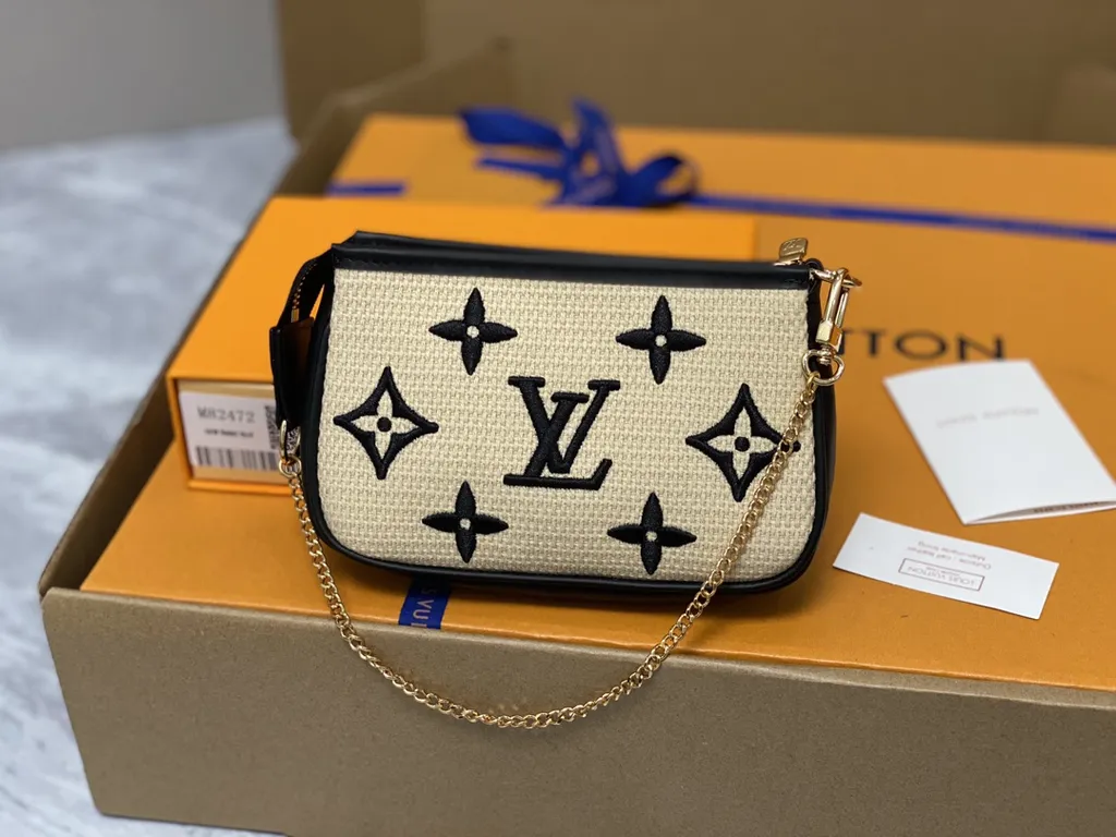 Louis Vuitton bag - LITELUX