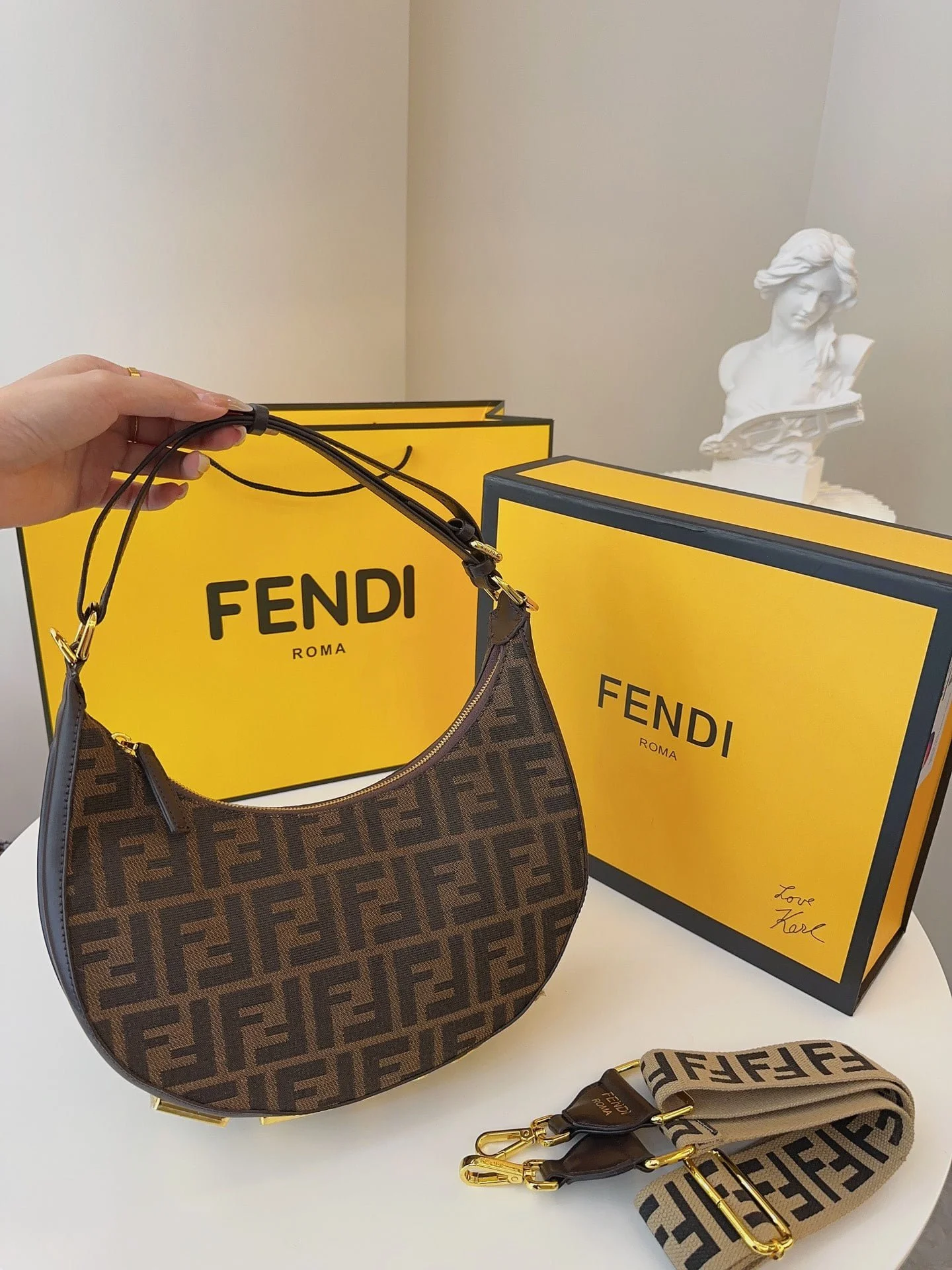FENDI half moon bag Underarm bag Size: 28*16cm - LITELUX