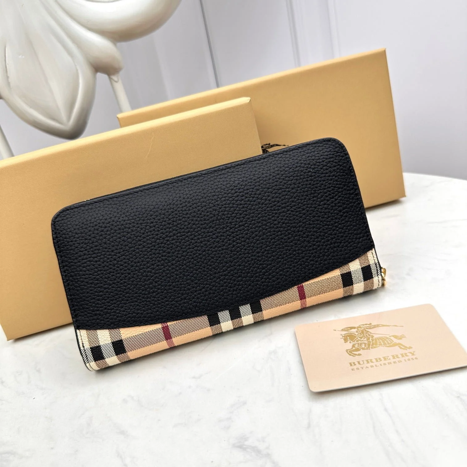 Burberry cowhide long wallet 6660101 size: 19*10*2.5cm - LITELUX