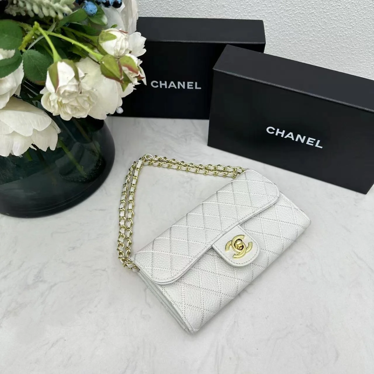Chanel chain crossbody bag diamond and litchi cowhide White 50098 size: 19*10*3.5cm - LITELUX