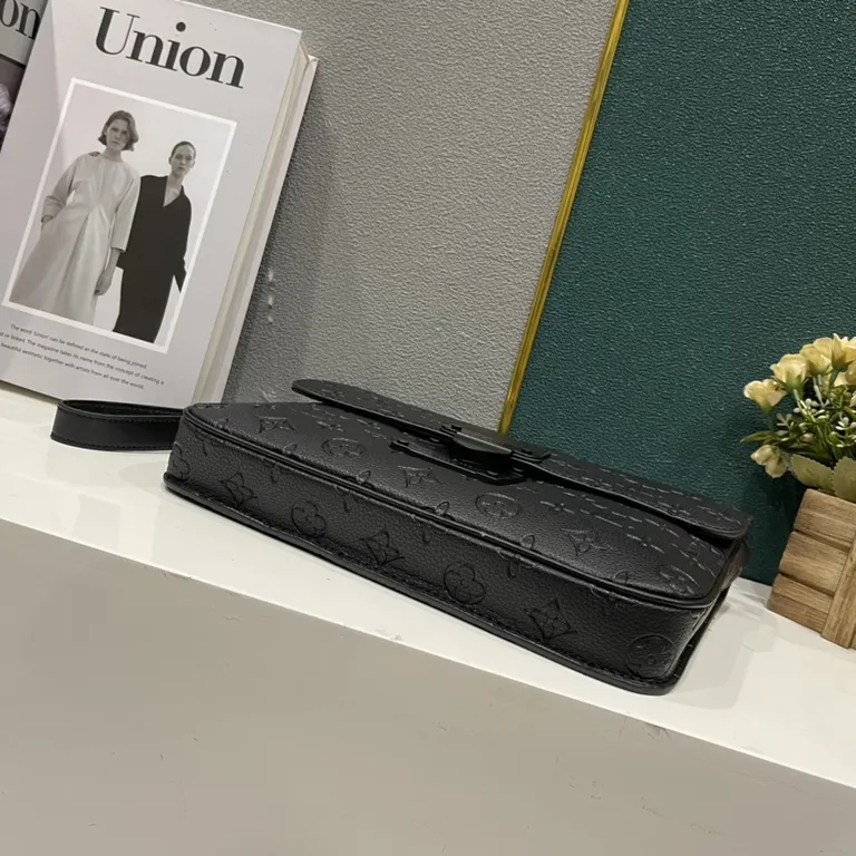 Louis Vuitton bag - LITELUX