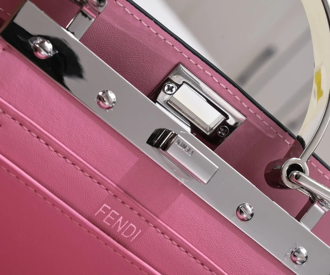 FENDI Peekaboo Crocodile Leather sliver hardware 23ss 335 Size: 20*15cm - LITELUX