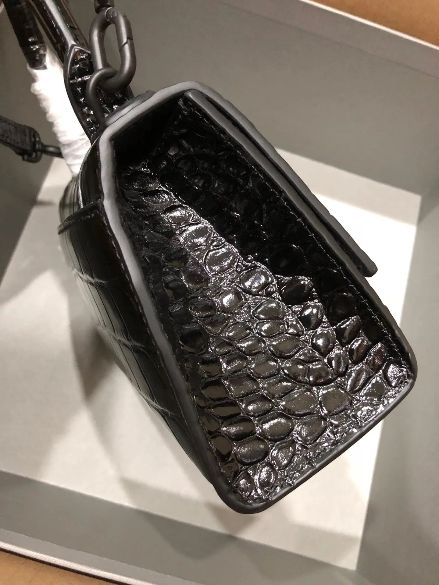Balenciaga hourglass crocodile with black buckle size S: 19*8*21cm  L: 23x10x24cm - LITELUX