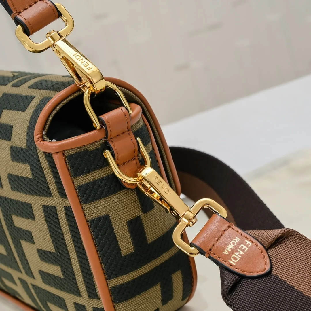 FENDI baguette bag F embroidery F2029 SIZE:26*5*15CM - LITELUX