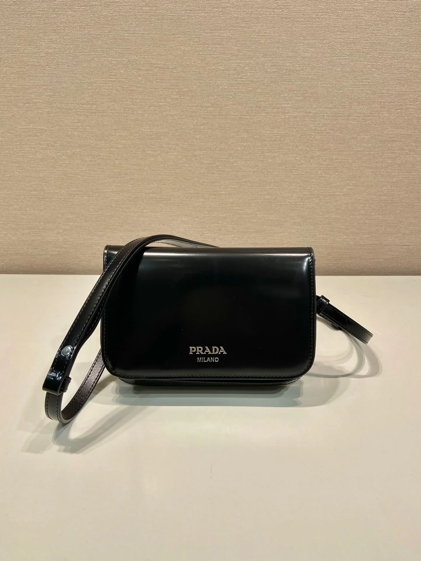 Prada Glossy leather shoulder bag 2vd061 size: 18*12.5*2.5cm - LITELUX