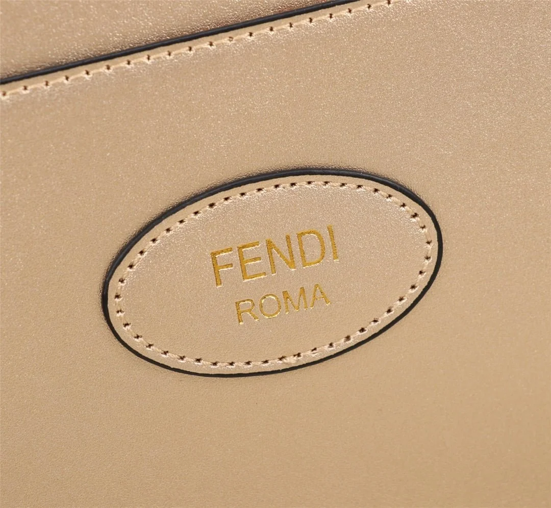 FENDI Iseeu Clip bag size:33* 24.5cm/ 24 *20cm - LITELUX